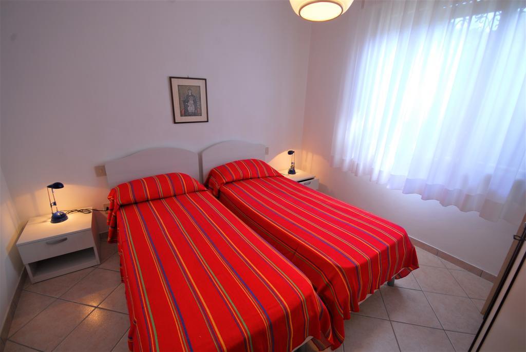 Villa Mary Lignano Sabbiadoro Exteriör bild